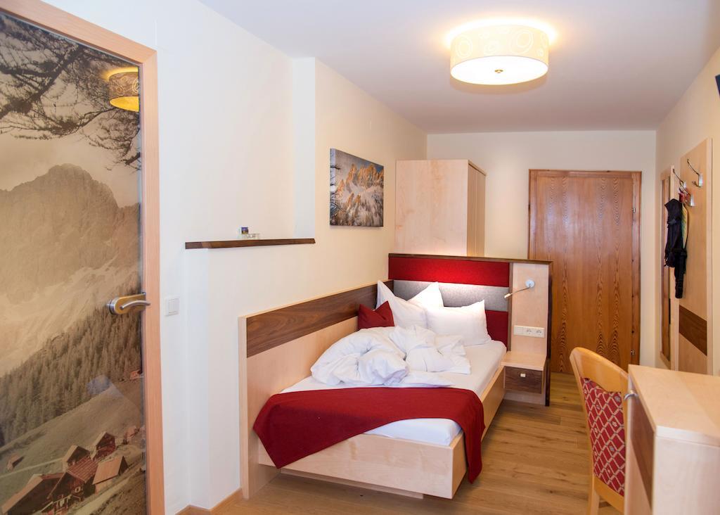 Hotel Roesslhof Ramsau am Dachstein Chambre photo